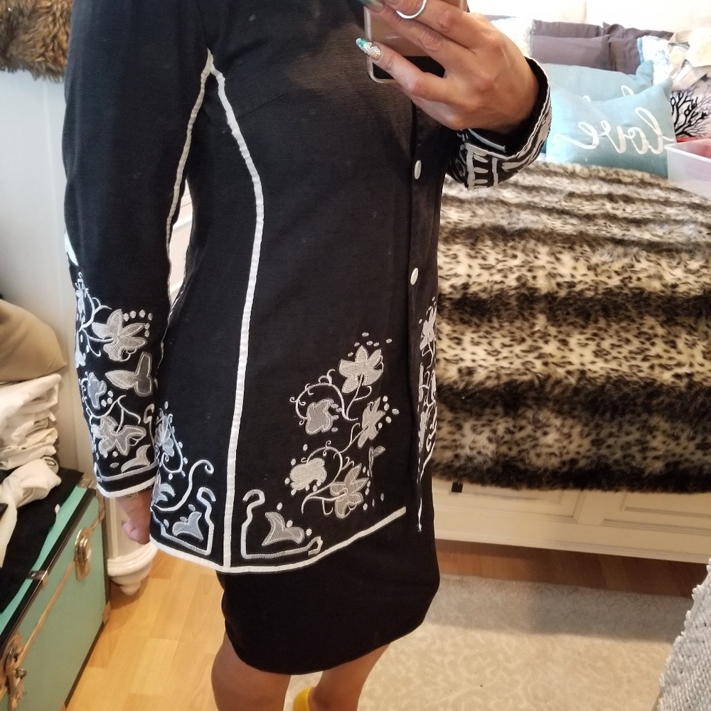 Donna Codv Blazer - Picture 6 of 12